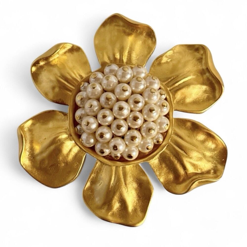 RARE GIVENCHY Vintage Brushed Matte Gold Flower Brooch Seed Pearl Cluster Center